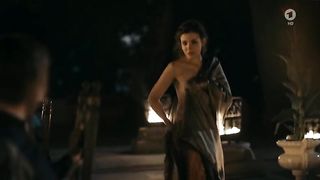 Helen Woigk - Die Puppenspieler (2017) Nude "topless" scene