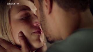 Iris Mareike Steen - Gute Zeiten, schlechte Zeiten e6029 (2016) Naked actress in a movie scene