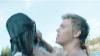 Kamila Kaminska, Anna Prochniak – Najlepszy (2017) Naked movie scene