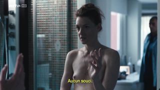 Kate Moran - Cannabis s01e04 (2016) Naked actress in a "topless" scene