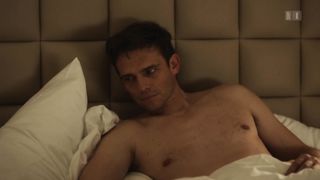 Lauriane Gillieron - Quartier des banques s01e01-04 (2017) Naked actress in a hot scene