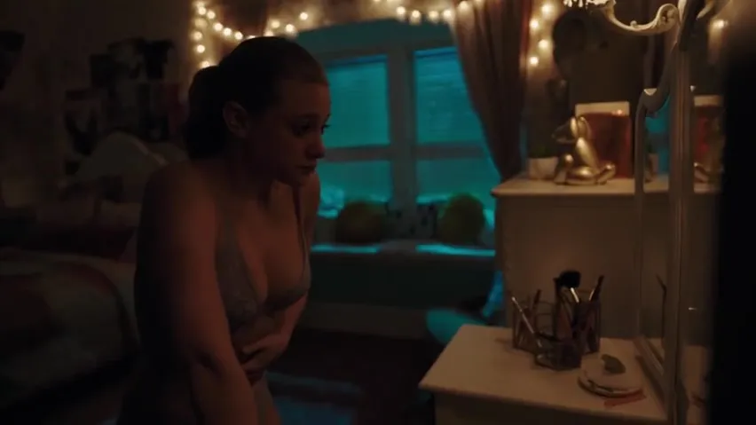 Naked lili reinhart Lili Reinhart