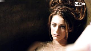 Miriam Leone - La Dama Velata s01e01 (2015) Naked actress in a movie scene