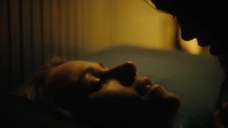 Naomi Watts, Sophie Cookson - Gypsy s01e07 (2017) Naked actress in a sexy video