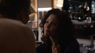 Reiko Aylesworth - Bull s03e13 (2018) Nude movie scene