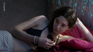 Sarah-Megan Allouch - Coeurs sourds (2017) Nude "topless" scene