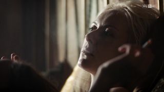 Severija Janusauskaite, Sophie Pfennigstorf - Babylon Berlin s01e04 (2017) Naked "topless" scene