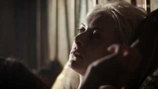 Severija Janusauskaite, Sophie Pfennigstorf - Babylon Berlin s01e04 (2017) Naked "topless" scene