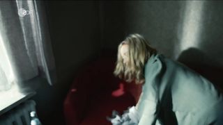 Stefanie Stappenbeck - Der 7. Tag (2017) Naked actress in a hot scene