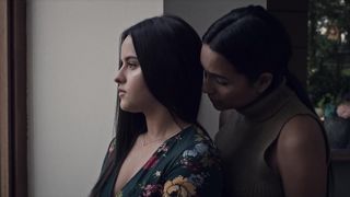 Susana Rojas, licia Jaziz - Ingobernable s02e07 (2018) Nude movie scene