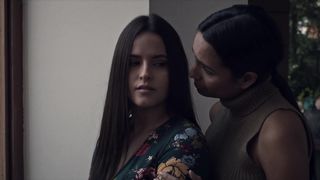 Susana Rojas, licia Jaziz - Ingobernable s02e07 (2018) Nude movie scene