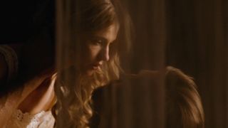 Yuliya Peresild - Geroy (2016) Nude movie scene