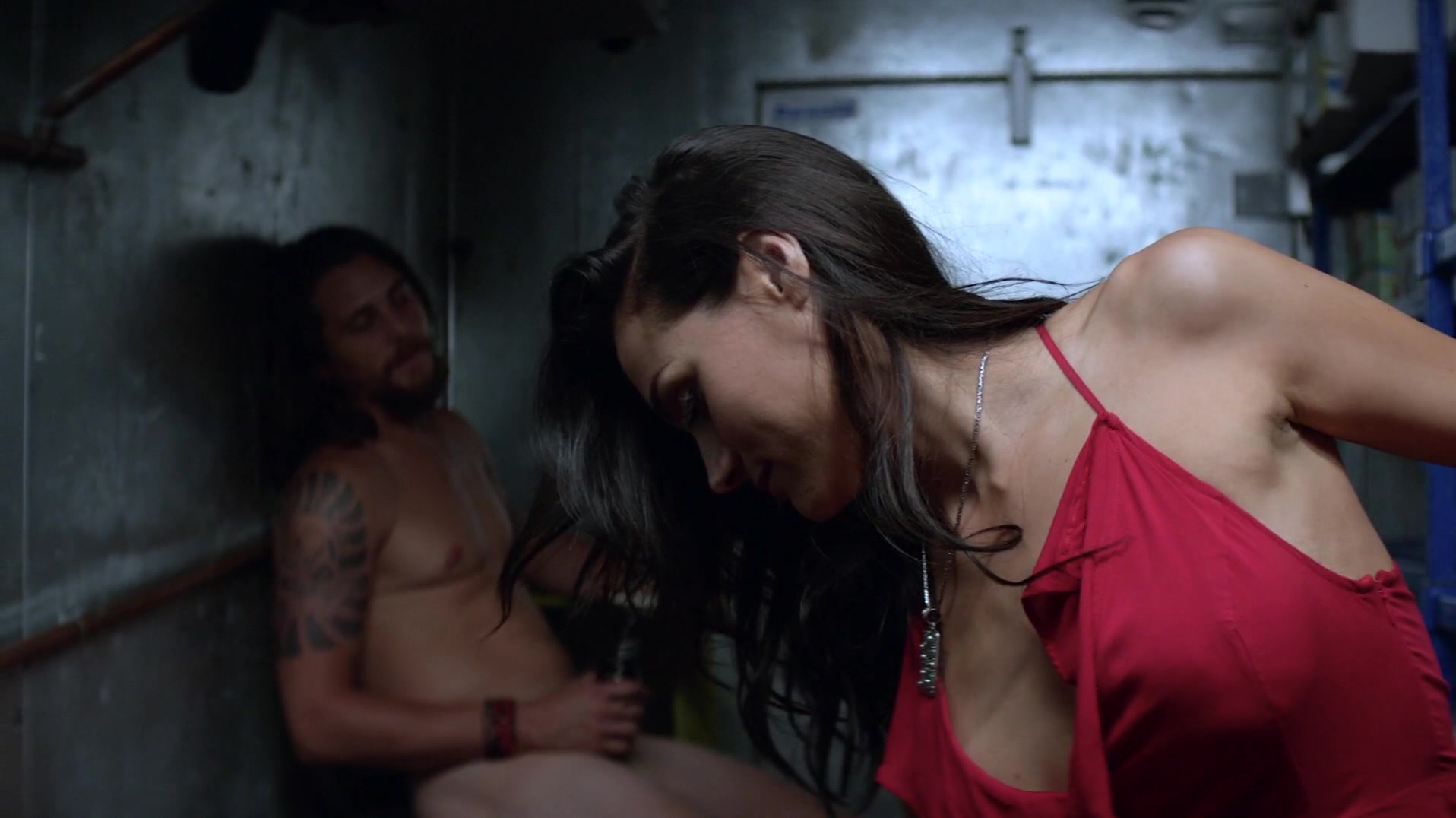 Christina Ochoa – Animal Kingdom s01e06 (2016) Hot of staging scene