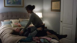 Elizabeth Reaser - Easy_s01e01 (2016)