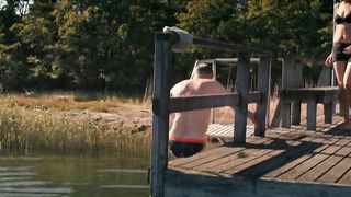 Essi Hellen, Minttu Mustakallio, Annaleena Sipila - Viikossa aikuiseksi (2015) Naked movie scenes