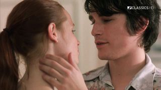 Jennifer Ulrich, Karoline Herfurth - Grsse Madchen weinen nicht (2002) Sexy movie video