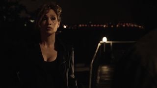 Jennifer_Lopez_-_Shades_of_Blue_s01e03-04 (2016)