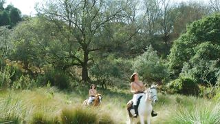 Juliane Elting, Flora Bulcao, Isabelle Puntel - O Ornitologo (2016) Nude movie scenes