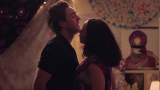 Kathryn Hahn, Jasmine Cephas Jones – Mrs. Fletcher s01e06 (2019) Sexy movie scene