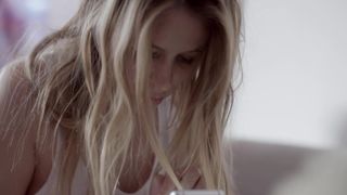 Laure Lochet, and other actresses - La chute des hommes (2016) Hot movie scene