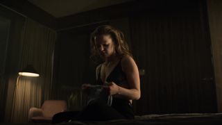 Laysla De Oliveira, Hallea Jones - Locke _ Key s01e01-02 (2020) Sexy film scene