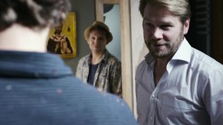 Lilith Stangenberg - Idioten der Familie (2017) Sexy film scene