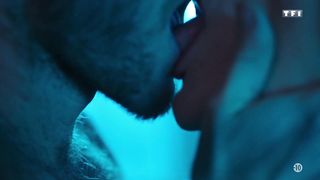 Linda Hardy Alice Nevers s15e05 (2017) Sexy film scene