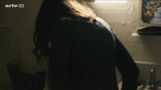 Nailia Harzoune - Renaitre (2015) Nude of staging scene