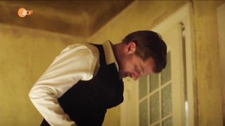 Natalia Belitski - Familie s01e01 (2016) Nude film scenes