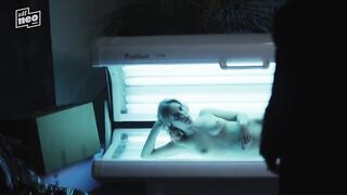 Ruth Becquart, Naomi Velissariou - Chaussee d'Amour s01e02 (2016) Naked scenes