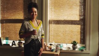 Aisha Dee, Olivia Luccardi - The Bold Type s02e07 (2018) Censorship nude scene