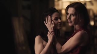 Aleida Torrent, Mar Ulldemolins, sexy actress - Nit i dia s02e01-08 (2017) Censored erotic scene