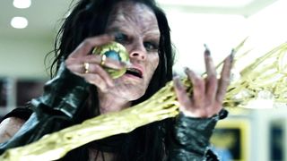 Elizabeth Banks, Naomi Scott - Power Rangers (2017) Сut celebs scenes