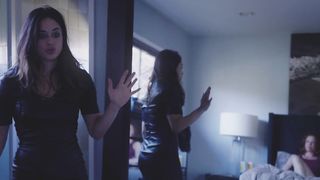 Jeanine Mason, Leslie Stevens - Waffles (2017) Сut nude scene