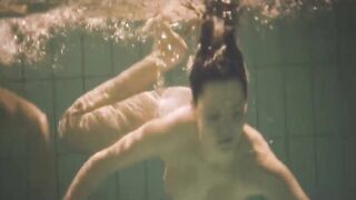 Jella Haase, Marie-Lou Sellem, sexy actress - Looping (2016) Censored celebs scene