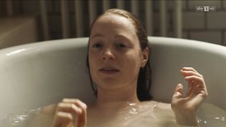 Liv Lisa Fries, Leonie Benesch - Babylon Berlin s02e01 (2017) Censored celebs scenes