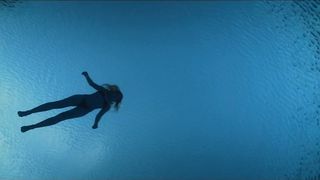 Lou de Laage - L'attesa (2015) Censored erotic scene