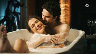 Meike Droste - Das Leben ist kein Kindergarten (2020) Censorship naked video