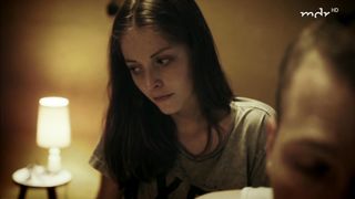 Paula Kroh - Was ich dir noch sagen wollte (2017) Censorship erotic scene