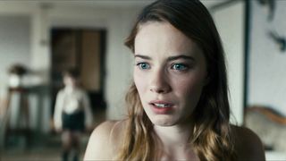 Explicit Nudity ⭐ Saskia Rosendahl, Ulrike C. Tscharre, Juta Vanaga nude ⭐ Werk ohne Autor (2018)