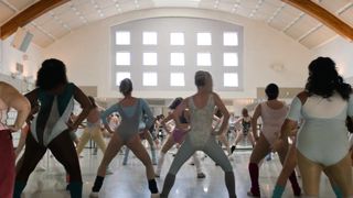 Alison Brie, Betty Gilpin, and other - Glow s01e01 (2017) celeb hot scene
