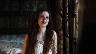 Charlotte Hope, Stephanie Levi-John â The Spanish Princess s02e01 (2020) celebs hot movie scene