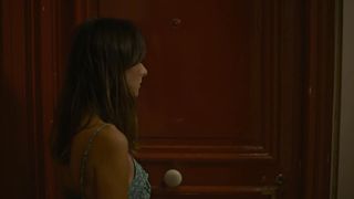 Lisa Wisznia - Un Volcan (2018) celeb hot scene