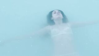 Sara Serraiocco - La ragazza del mondo (2016) celeb nude video