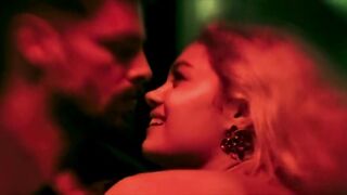 Sophie Charlotte, Maria Casadevall - Ilha de Ferro s01e04 (2018) celeb nude scene