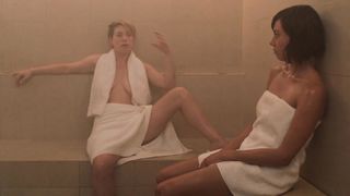 Sugar Lyn Beard, Anna Kendrick – Mike _ Dave Need Wedding Dates (2016) sexy topless scenes