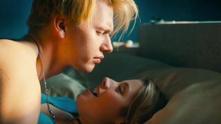 Luissa Cara Hansen, Rieke Seja - Sex verandert Alles (2019) sexy hot movie scene