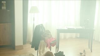 Noelle Schonwald - La mala noche (2019) sexy hot scene