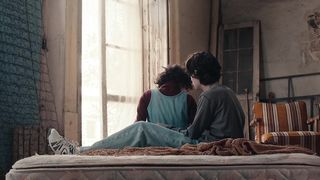 Ximena Romo, Erendira Ibarra - La vida inmoral de la pareja ideal (2016) celebrity topless scenes