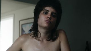 Amanda Beca, Safira Moreira - Fim de Festa (2019) sexy hot scene
